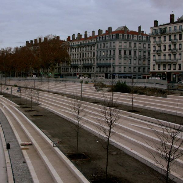 Lyon Berges Rhone 2007 R7